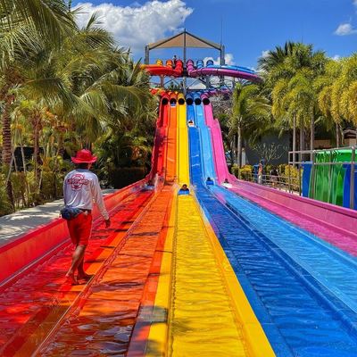 ভালো দাম Commercial Water Park Slide with 6-10mm Thickness Fiberglass for 5-10 Passengers and 100-500kg Capacity অনলাইন