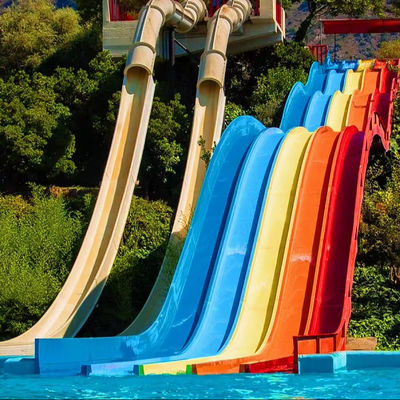 ভালো দাম Customized Size Fiberglass Water Park Slide with 6-8mm Thickness and Over 10 Years Service Life অনলাইন