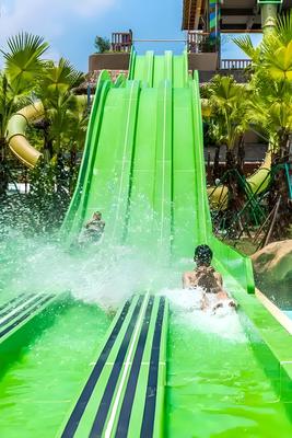 ভালো দাম High-Speed Racing Rainbow Fiberglass Slide for Commercial Water Parks with 30-60 Days Delivery অনলাইন